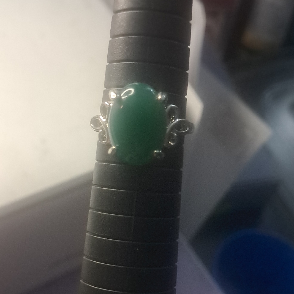 Elegant Green Silver Ring